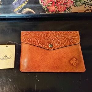 Patricia Nash Embossed Brown Leather Case , Clutch ,Purse Bag  Snap A81086 NWT